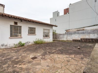 Casa à venda com 285m², 3 quartos, 1 suíte, 3 vagas no bairro Petrópolis em Porto Alegre - Foto 27