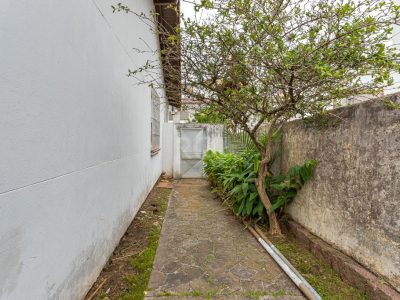 Casa à venda com 285m², 3 quartos, 1 suíte, 3 vagas no bairro Petrópolis em Porto Alegre - Foto 30