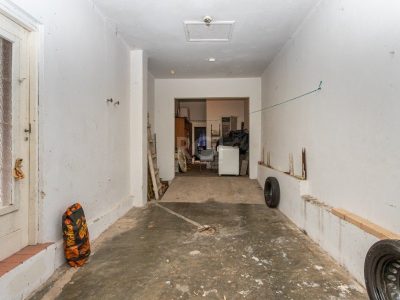 Casa à venda com 285m², 3 quartos, 1 suíte, 3 vagas no bairro Petrópolis em Porto Alegre - Foto 38