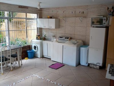 Casa à venda com 252m², 4 quartos, 4 vagas no bairro Vila Ipiranga em Porto Alegre - Foto 18