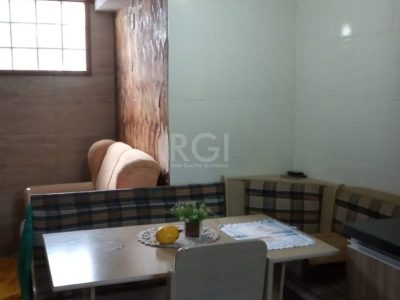 Casa à venda com 300m², 4 quartos, 2 vagas no bairro Jardim Itu em Porto Alegre - Foto 14