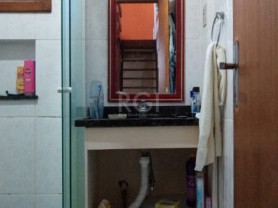 Casa à venda com 300m², 4 quartos, 2 vagas no bairro Jardim Itu em Porto Alegre - Foto 28