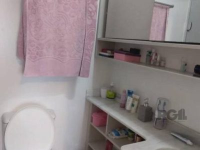 Apartamento à venda com 65m², 3 quartos, 1 suíte, 1 vaga no bairro Vila Ipiranga em Porto Alegre - Foto 2