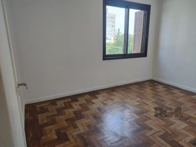 Apartamento à venda com 109m², 3 quartos, 1 vaga no bairro Menino Deus em Porto Alegre - Foto 2