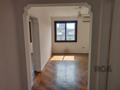 Apartamento à venda com 109m², 3 quartos, 1 vaga no bairro Menino Deus em Porto Alegre - Foto 4