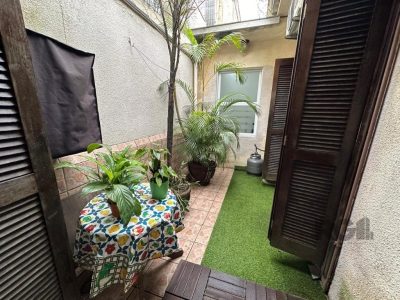 Casa à venda com 260m², 3 quartos, 2 vagas no bairro Medianeira em Porto Alegre - Foto 43