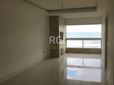 Apartamento à venda com 83m², 3 quartos, 2 suítes, 2 vagas no bairro Centro em Capão da Canoa - Foto 2