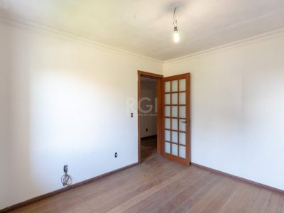 Casa à venda com 460m², 4 quartos, 1 suíte, 4 vagas no bairro Cristal em Porto Alegre - Foto 16