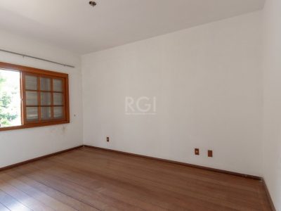 Casa à venda com 460m², 4 quartos, 1 suíte, 4 vagas no bairro Cristal em Porto Alegre - Foto 29