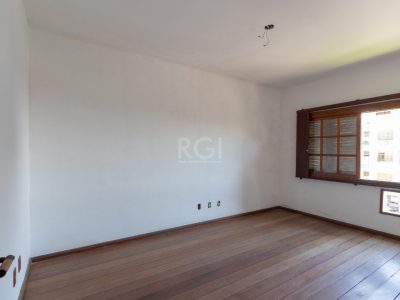 Casa à venda com 460m², 4 quartos, 1 suíte, 4 vagas no bairro Cristal em Porto Alegre - Foto 35