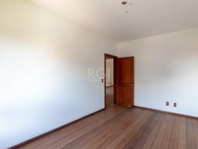 Casa à venda com 460m², 4 quartos, 1 suíte, 4 vagas no bairro Cristal em Porto Alegre - Foto 36