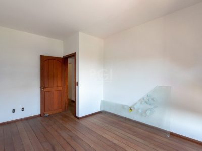 Casa à venda com 460m², 4 quartos, 1 suíte, 4 vagas no bairro Cristal em Porto Alegre - Foto 38