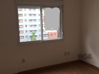 Apartamento à venda com 87m², 2 quartos, 1 suíte, 2 vagas no bairro Passo d'Areia em Porto Alegre - Foto 9