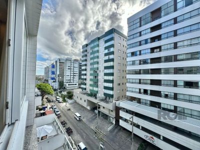 Apartamento à venda com 122m², 3 quartos, 1 suíte, 1 vaga no bairro Centro em Capão da Canoa - Foto 7