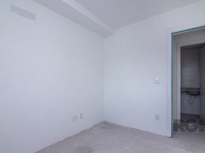 Apartamento à venda com 68m², 2 quartos, 1 suíte, 1 vaga no bairro Passo d'Areia em Porto Alegre - Foto 19