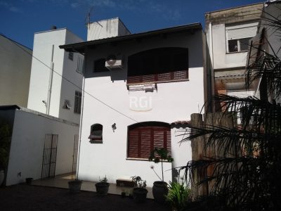 Casa à venda com 792m², 3 quartos, 1 vaga no bairro Rio Branco em Porto Alegre - Foto 11