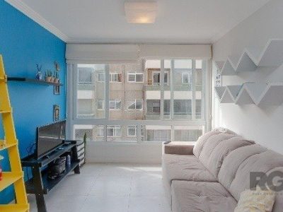 Apartamento à venda com 62m², 2 quartos, 1 suíte, 1 vaga no bairro Santana em Porto Alegre - Foto 2