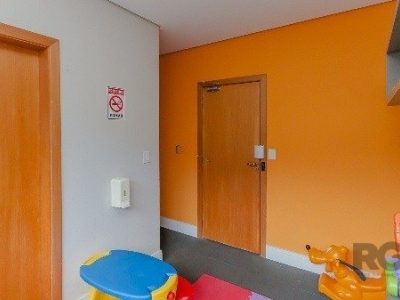 Apartamento à venda com 62m², 2 quartos, 1 suíte, 1 vaga no bairro Santana em Porto Alegre - Foto 27