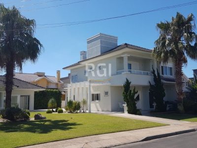 Casa à venda com 354m², 6 quartos, 5 suítes no bairro Centro em Capão da Canoa - Foto 5