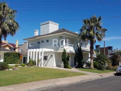 Casa à venda com 354m², 6 quartos, 5 suítes no bairro Centro em Capão da Canoa - Foto 11