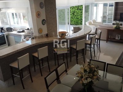 Casa à venda com 354m², 6 quartos, 5 suítes no bairro Centro em Capão da Canoa - Foto 50