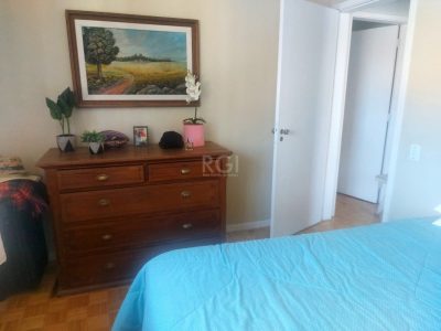 Apartamento à venda com 114m², 4 quartos, 1 suíte, 2 vagas no bairro Petrópolis em Porto Alegre - Foto 10