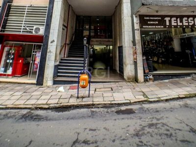 Apartamento à venda com 81m², 3 quartos no bairro Centro Histórico em Porto Alegre - Foto 2