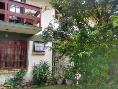 Casa à venda com 188m², 3 quartos, 1 suíte, 2 vagas no bairro Ipanema em Porto Alegre - Foto 23