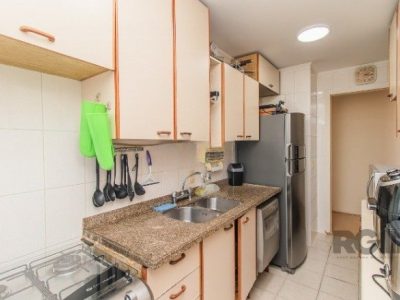 Apartamento à venda com 75m², 3 quartos, 1 suíte, 1 vaga no bairro Santana em Porto Alegre - Foto 7