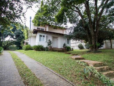 Casa à venda com 489m², 4 quartos, 2 suítes, 3 vagas no bairro Cristal em Porto Alegre - Foto 2