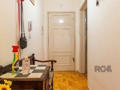 Apartamento à venda com 77m², 3 quartos, 1 suíte, 1 vaga no bairro Menino Deus em Porto Alegre - Foto 9