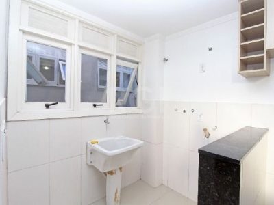 Apartamento à venda com 110m², 4 quartos, 1 suíte, 4 vagas no bairro Ipanema em Porto Alegre - Foto 11