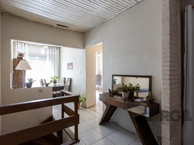 Casa à venda com 90m², 2 quartos, 2 vagas no bairro Cristal em Porto Alegre - Foto 12