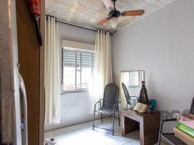 Casa à venda com 90m², 2 quartos, 2 vagas no bairro Cristal em Porto Alegre - Foto 17