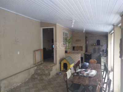 Casa à venda com 200m², 3 quartos, 2 suítes, 4 vagas no bairro Jardim Itu em Porto Alegre - Foto 3