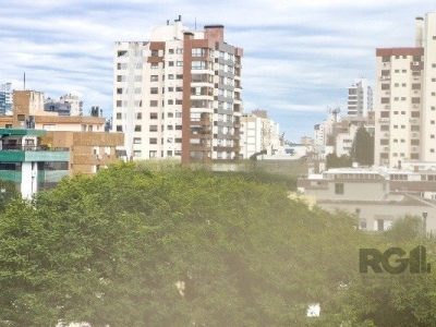 Apartamento à venda com 116m², 2 quartos, 2 suítes, 2 vagas no bairro Petrópolis em Porto Alegre - Foto 16