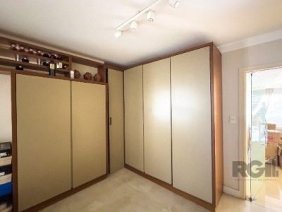 Apartamento à venda com 116m², 2 quartos, 2 suítes, 2 vagas no bairro Petrópolis em Porto Alegre - Foto 9