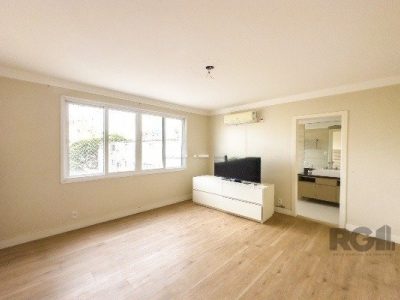 Apartamento à venda com 116m², 2 quartos, 2 suítes, 2 vagas no bairro Petrópolis em Porto Alegre - Foto 5