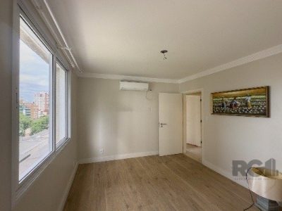 Apartamento à venda com 116m², 2 quartos, 2 suítes, 2 vagas no bairro Petrópolis em Porto Alegre - Foto 11