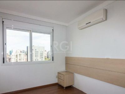 Apartamento à venda com 89m², 2 quartos, 1 suíte, 2 vagas no bairro Moinhos de Vento em Porto Alegre - Foto 10