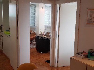 Conjunto/Sala à venda com 47m², 2 vagas no bairro São João em Porto Alegre - Foto 6