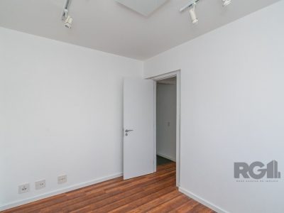 Apartamento à venda com 86m², 3 quartos, 1 suíte, 2 vagas no bairro Petrópolis em Porto Alegre - Foto 19