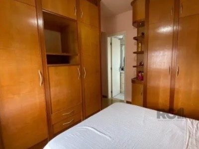 Apartamento à venda com 81m², 2 quartos, 1 suíte, 1 vaga no bairro Menino Deus em Porto Alegre - Foto 10