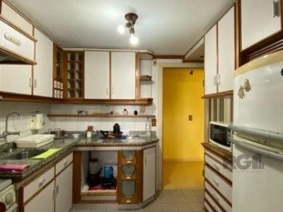 Apartamento à venda com 81m², 2 quartos, 1 suíte, 1 vaga no bairro Menino Deus em Porto Alegre - Foto 17