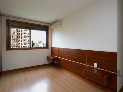 Apartamento à venda com 107m², 3 quartos, 1 suíte, 2 vagas no bairro Moinhos de Vento em Porto Alegre - Foto 16