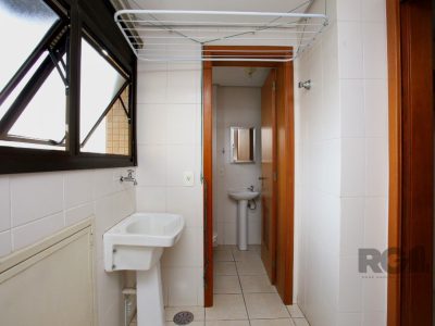 Apartamento à venda com 107m², 3 quartos, 1 suíte, 2 vagas no bairro Moinhos de Vento em Porto Alegre - Foto 31