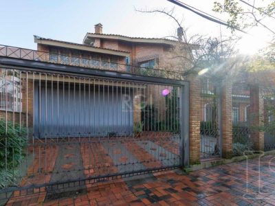 Casa à venda com 349m², 4 quartos, 1 suíte, 3 vagas no bairro Tristeza em Porto Alegre - Foto 3