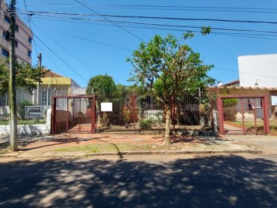 Casa à venda com 215m², 3 quartos, 6 vagas no bairro Passo d'Areia em Porto Alegre - Foto 4