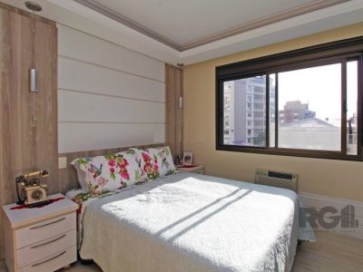 Apartamento à venda com 95m², 3 quartos, 1 suíte, 2 vagas no bairro Independência em Porto Alegre - Foto 10