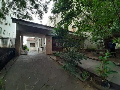 Casa à venda com 390m², 5 quartos, 1 suíte, 5 vagas no bairro Independência em Porto Alegre - Foto 2